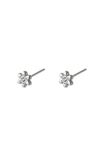 Petal Me Up studs van stainless steel met subtiel bloemdesign. Tijdloze en elegante oorbellen die vrouwelijkheid en verfijning uitstralen.