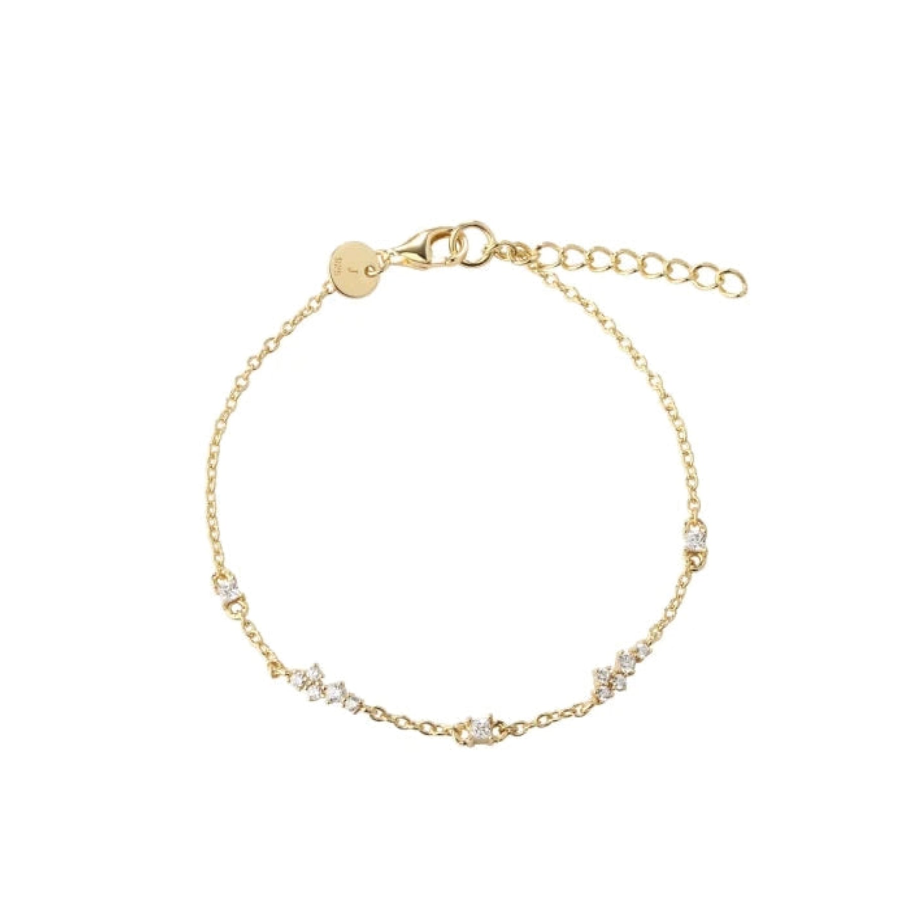 Aura armband met 18K gold plating, handgemaakt uit Denemarken. Subtiel en verfijnd ontwerp, ideaal om solo te dragen of te combineren met andere armbanden.