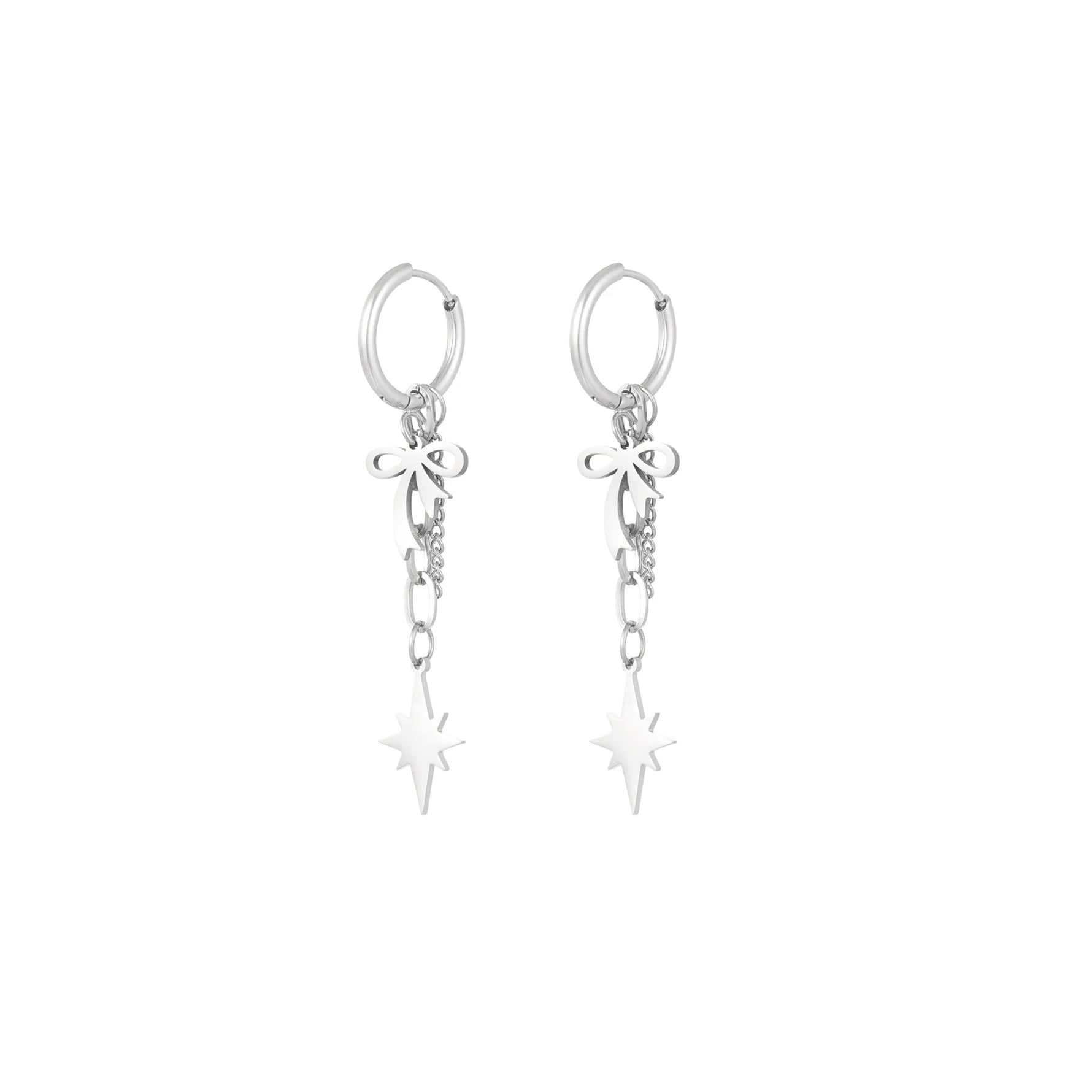 Bows Day oorbellen met speels strik design in stainless steel. Stoer, elegant en hypoallergeen