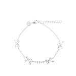 Loopette armband handgemaakt in Denemarken van 925 sterling silver met gebogen design. Subtiel, speels en elegant.