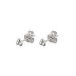 Minimalistische Niva oorstuds van 925 sterling zilver met drie bolletjes.