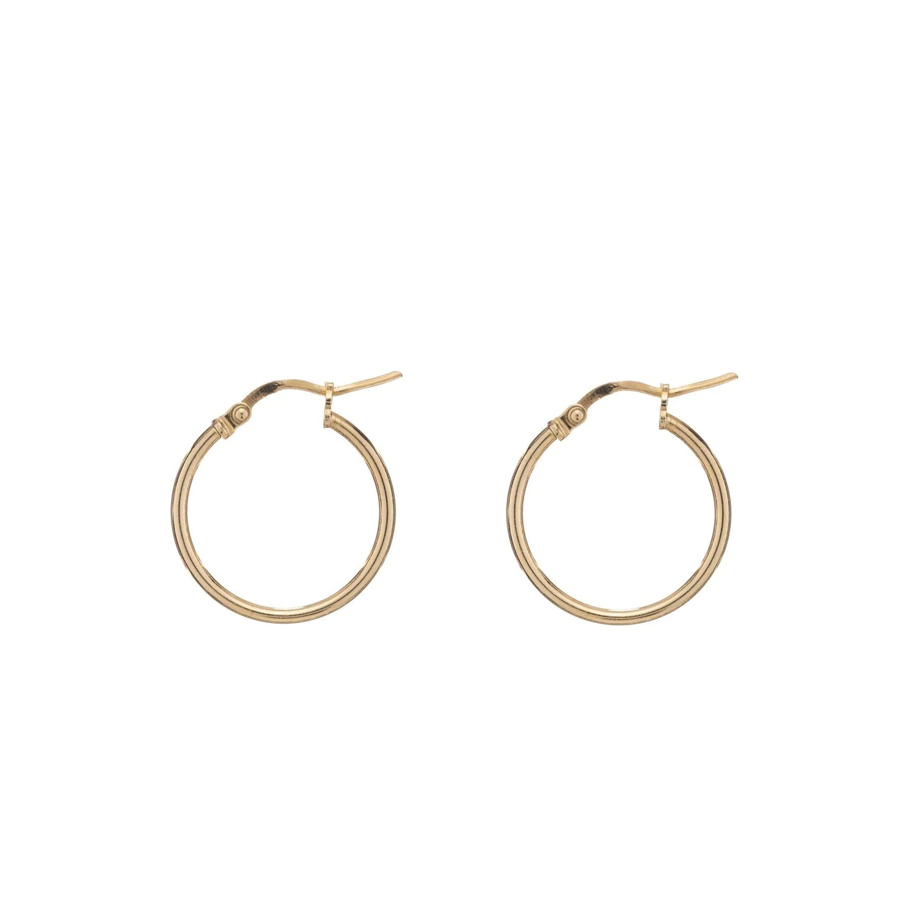 Seraphina hoops handgemaakt in Italië, glanzend en tijdloos design, elegant en lichtgewicht.