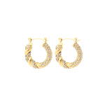 Twist & Shout oorbellen in goud, elegant en tijdloos design met glanzende twist, waterproof, kleurvast en hypoallergeen