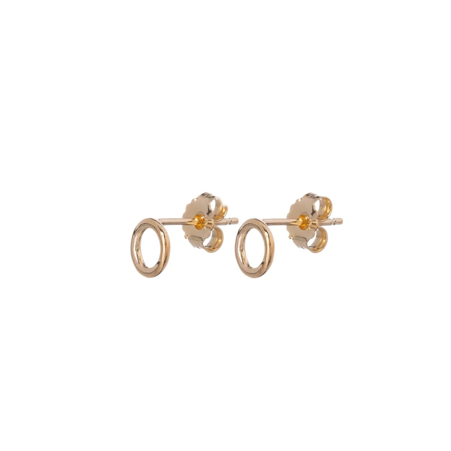 Bellina studs van 925 sterling zilver en 24k gold plating. Handgemaakt in Italië, minimalistisch en rond design, tijdloos en elegant.