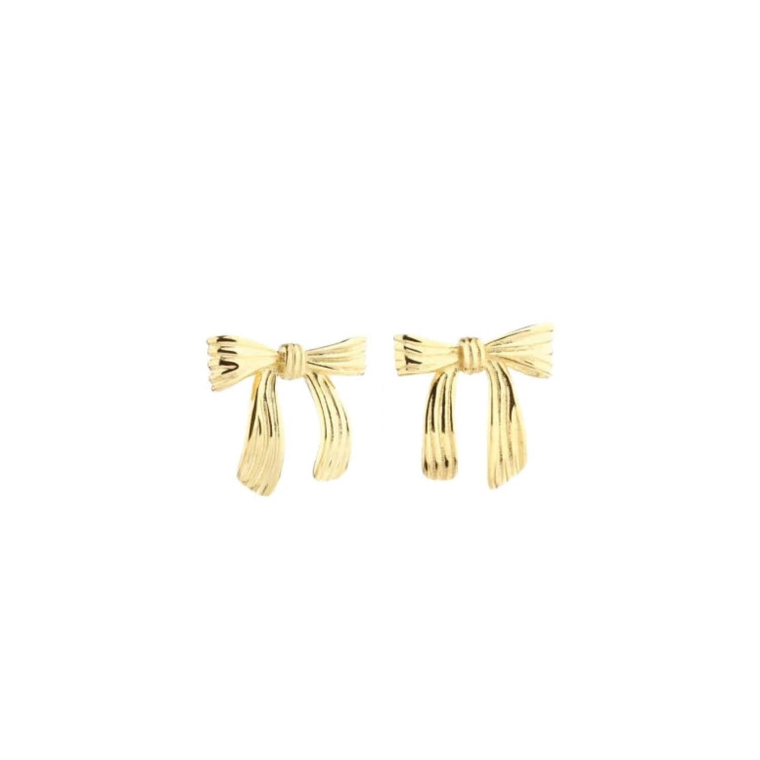 Bue Bae oorbellen met 18K gold plating, handgemaakt in Denemarken. Subtiel strikdesign, speels en elegant.