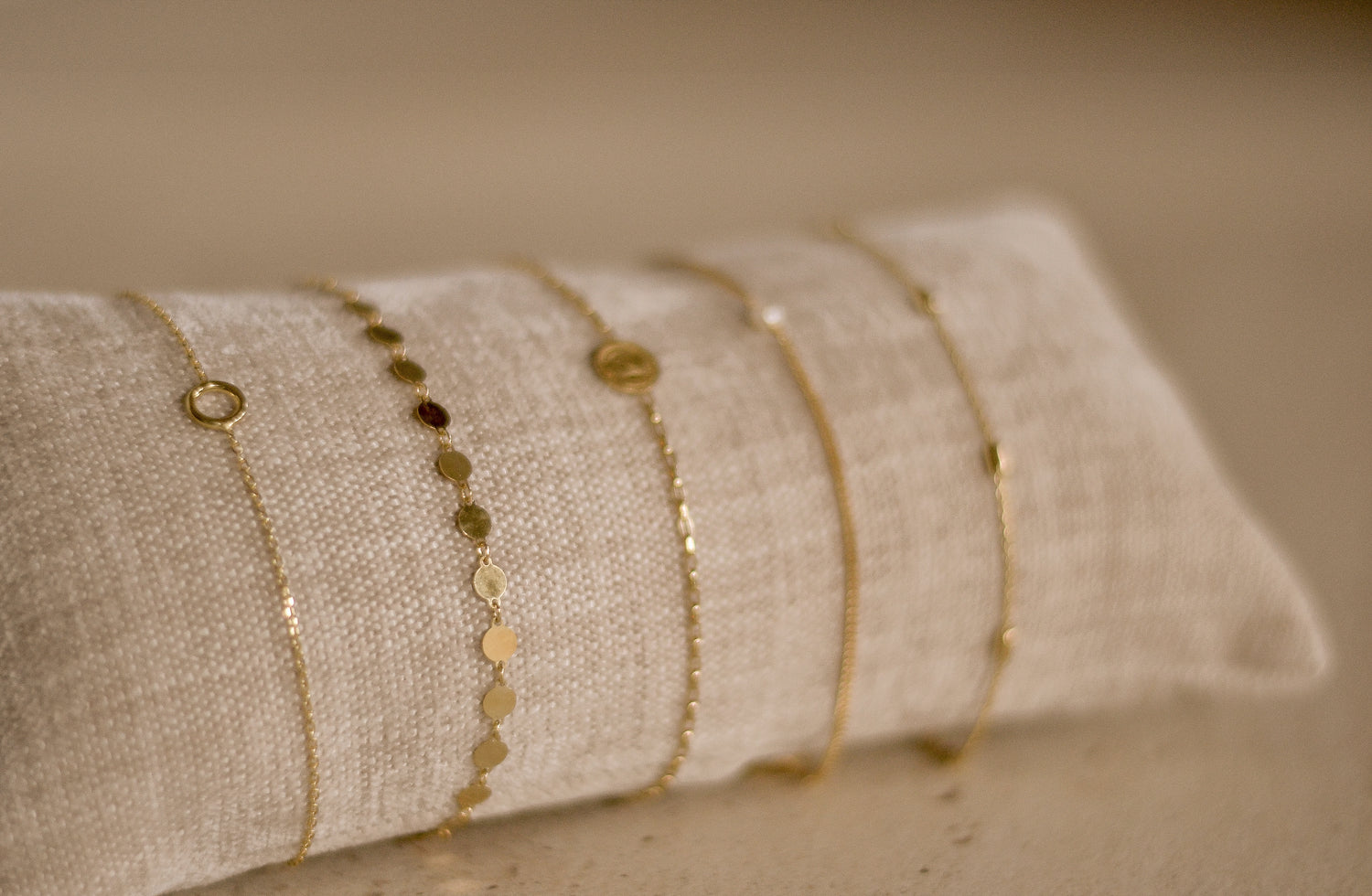Serena armband van 925 sterling zilver met 24K gold plating, handgemaakt in Italië, subtiel, verfijnd en elegant design.