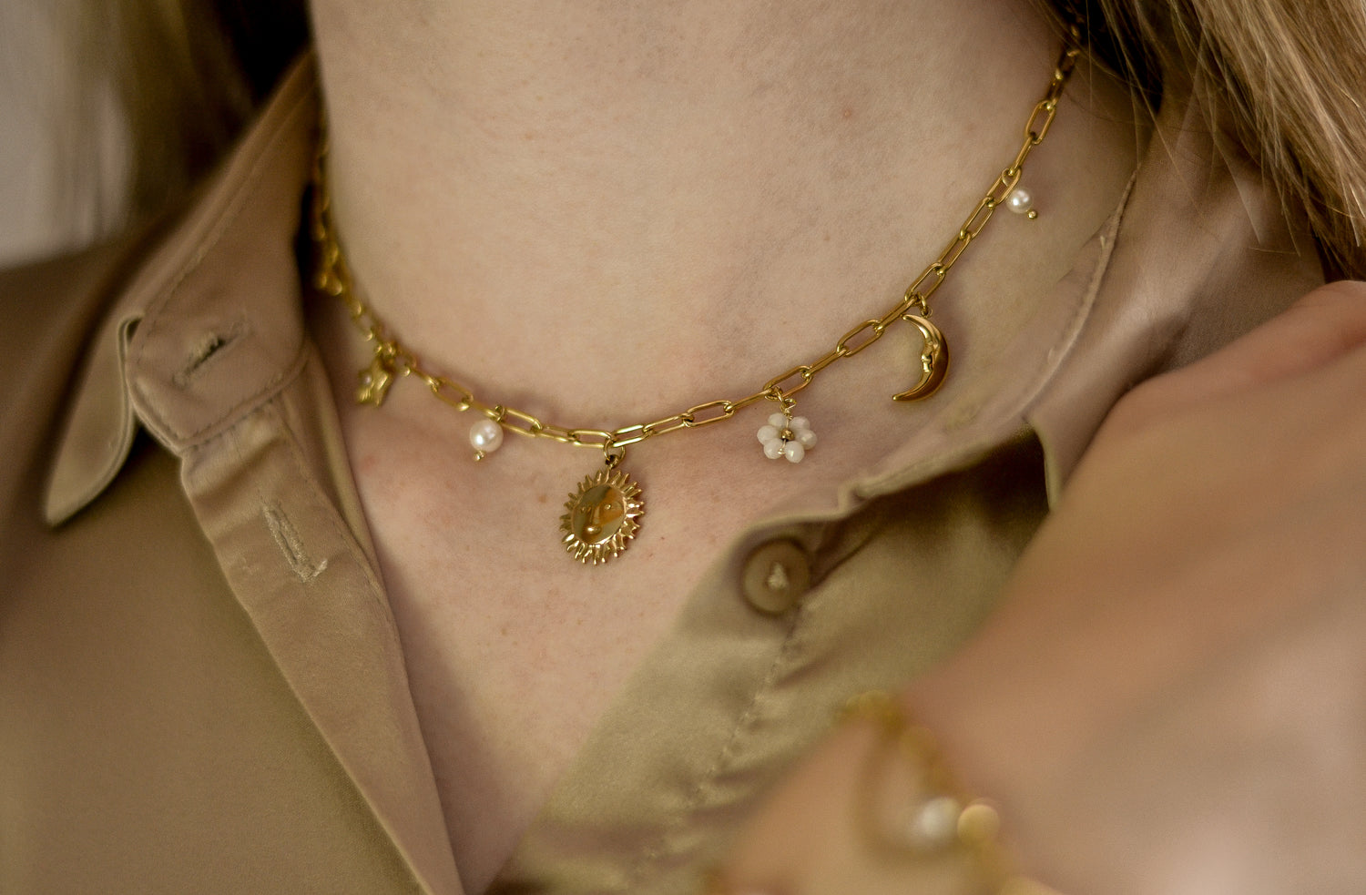 Chunky Chic ketting van stainless steel met cirkel charm, elegant en tijdloos design. Hypoallergeen en nikkelvrij