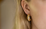 Bold Mood oorbellen van stainless steel met statement design, tijdloos en veelzijdig. Hypoallergeen en nikkelvrij.