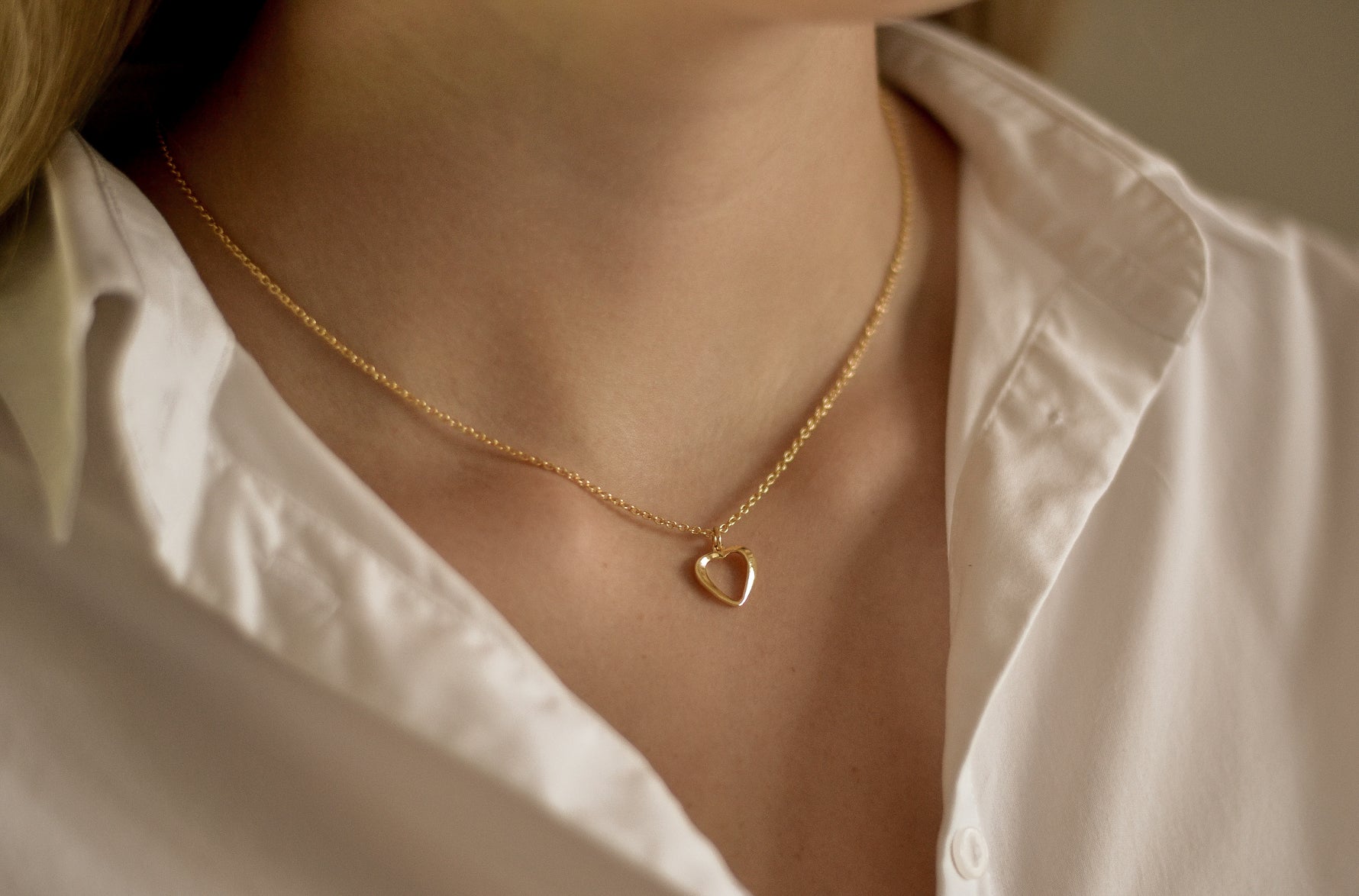 Nordelle ketting van 925 sterling zilver met druppelvormig hangertje.