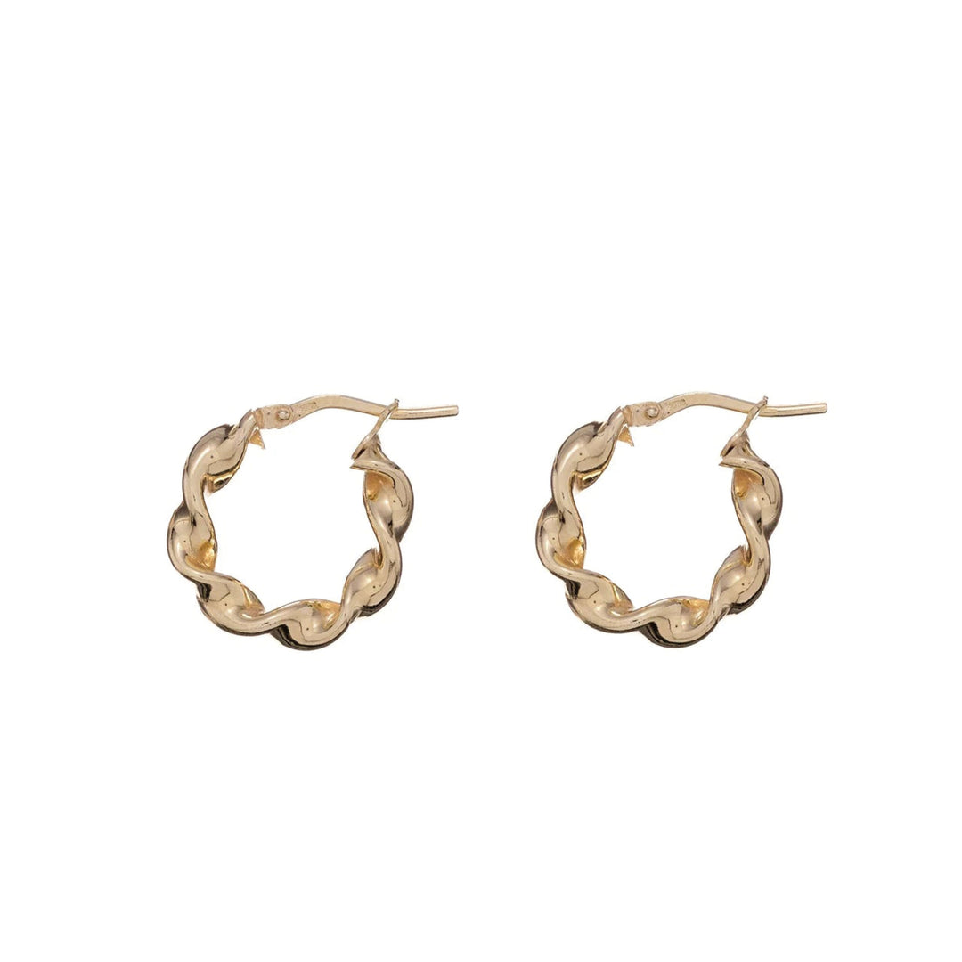 Eloise hoops van 925 sterling zilver met 24K gold plating, handgemaakt in Italië, gedraaid design, trendy, tijdloos en elegant.
