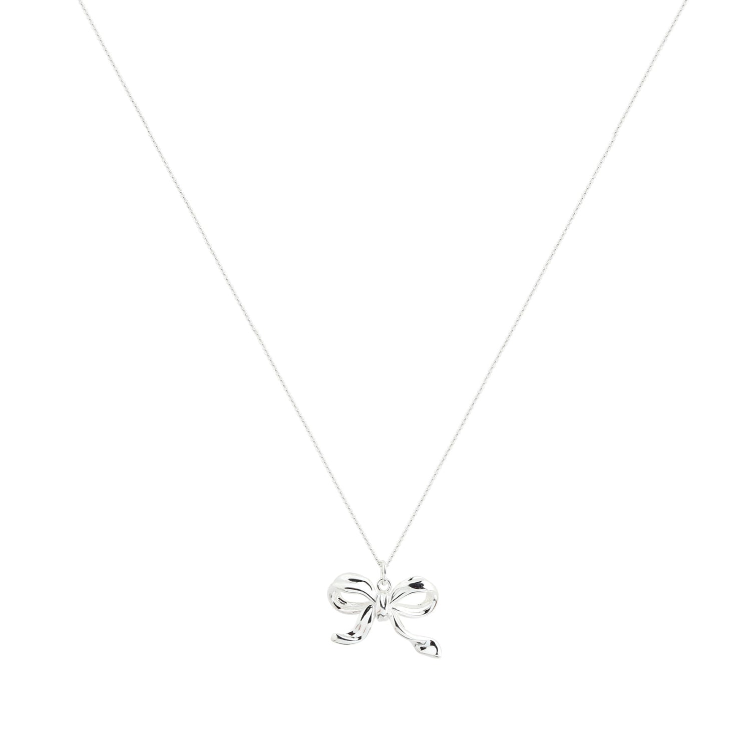 Loopette ketting handgemaakt in Denemarken van 925 sterling silver met gebogen design. Elegant, subtiel en ideaal voor minimalistische of gelaagde looks.