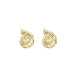 Sea me glow oorbellen met schelpvorm en delicate parel, zomers & elegant design. Waterproof, hypoallergeen en nikkelvrij.