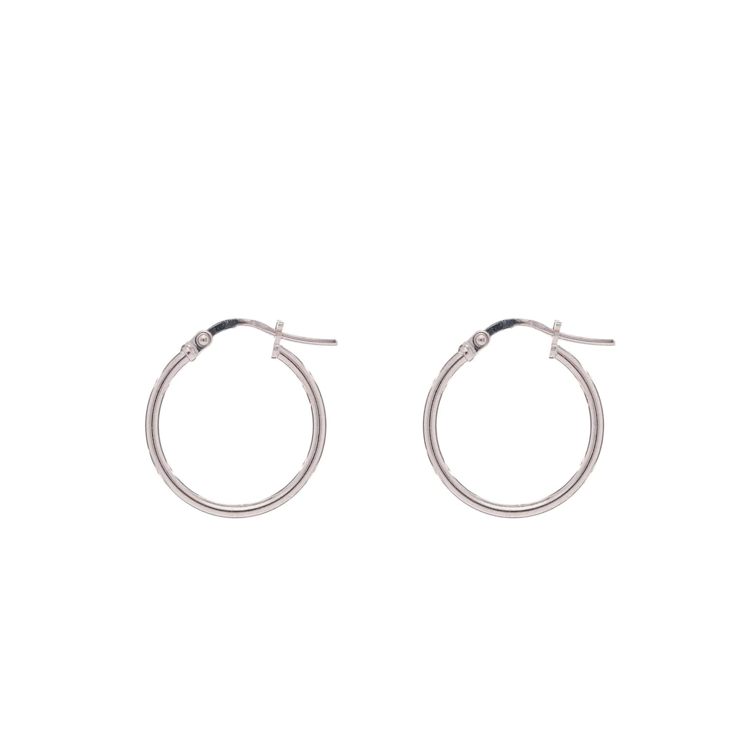 Seraphina hoops van 925 sterling zilver, handgemaakt in Italië, glanzend en tijdloos design, elegant en lichtgewicht.