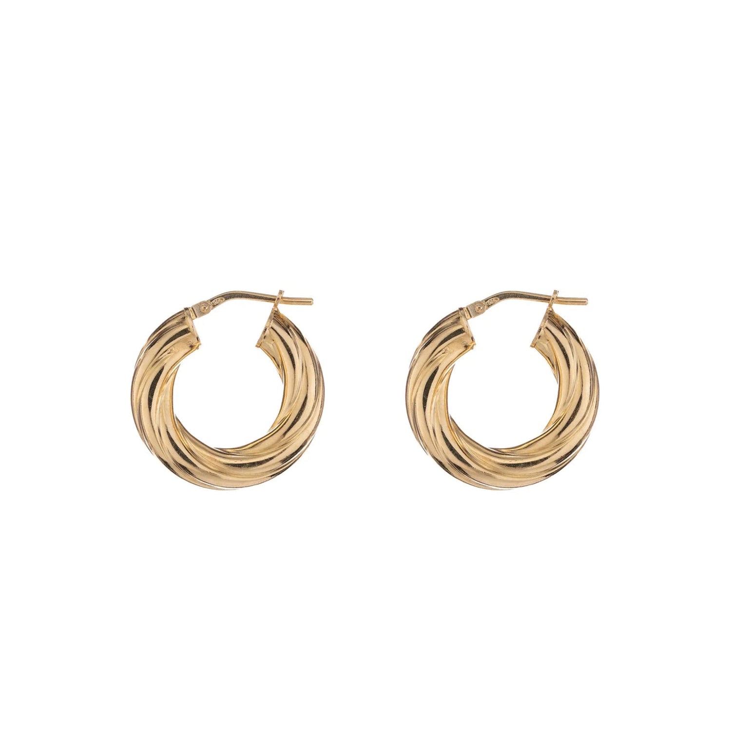 Valentina hoops van 925 sterling zilver met 18K gold plating, handgemaakt in Italië, subtiel gedraaid design, elegant en vrouwelijk.